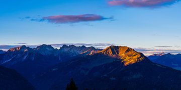 Panorama van de Rubihorn, 1957m, tot de Fellhorn, 2038m, en Söllereck, 1706m, Allgäuer Alpen van Walter G. Allgöwer