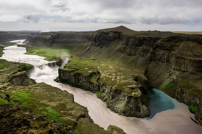 waterfall by Yorick De Wilde
