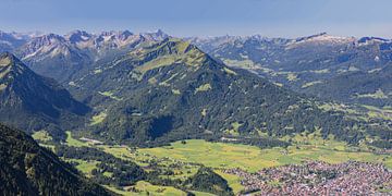 Panorama from the Gaisalphorn to Oberstdorf and the Lorettowiesen, with the Fellhorn and Hoher Ifen in the background by Walter G. Allgöwer