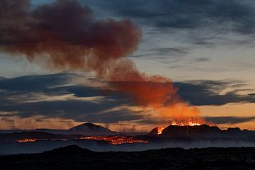 Eruptie van de Litli Hrutur op IJsland van Gerry van Roosmalen