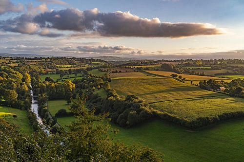 Zonsondergang over het heggelandschap in Normandië, Frankrijk
