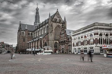St. Bavokerk en het marktplein in Haarlem in coronatijd van Jefra Creations