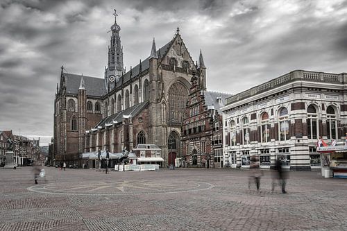 St. Bavo's Church and the market square in Haarlem in corona time