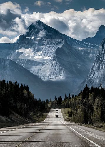 Dramatic Rocky Mountains Road Trip Landscape Photo
