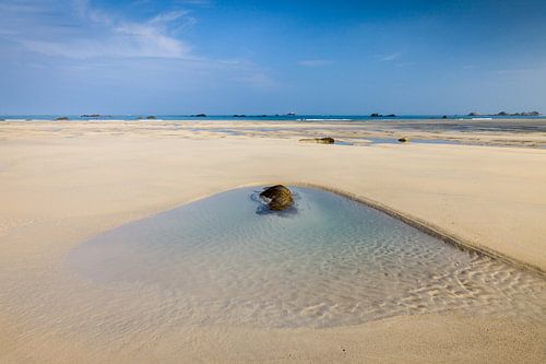 Kerfissia beach, Brittany by Christian Müringer