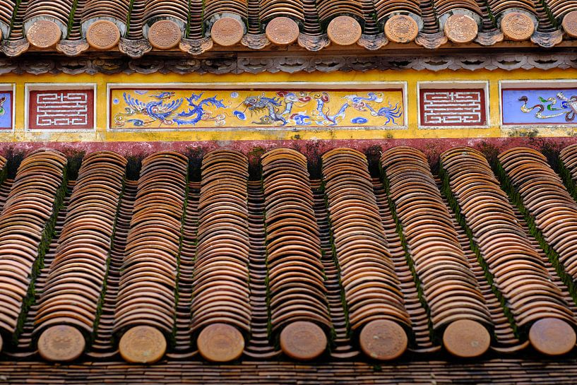 beautifully decorated roof in Vietnam by Karel Ham