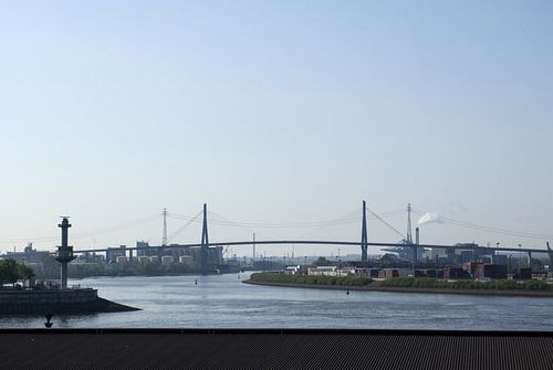 View into the Köhlbrand