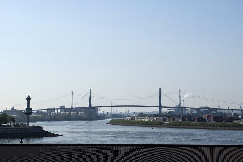 View into the Köhlbrand by Norbert Sülzner