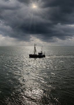 Krabbenkutter vor Büsum,Nordsee,Nordfriesland von Peter Eckert