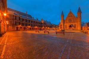 Binnenhof à La Haye après le coucher du soleil à La Haye aux Pays-Bas