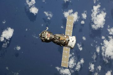 Soyuz über den Wolken von Digital Universe