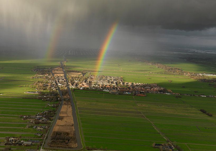 Regenboog boven Stolwijk tijdens een onweersbui boven het Groen hart van Sky Pictures Fotografie