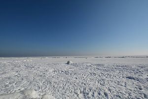 Eisschollen am Südstrand in Göhren, zugefrorene Ostsee, Rügen