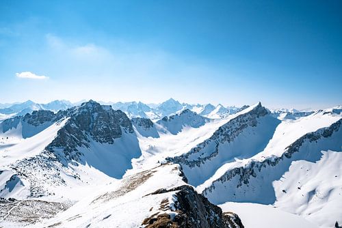 Winteruitzicht op de Hochvogel vanuit het Tannheimgebergte