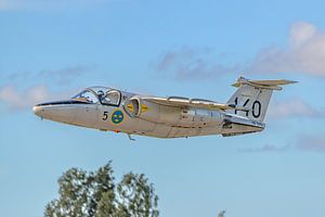 Historischer Flug der schwedischen Luftwaffe Saab 105.
