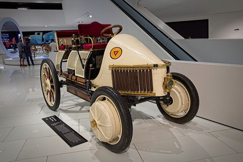 Lohner Porsche model year 1900 by Rob Boon