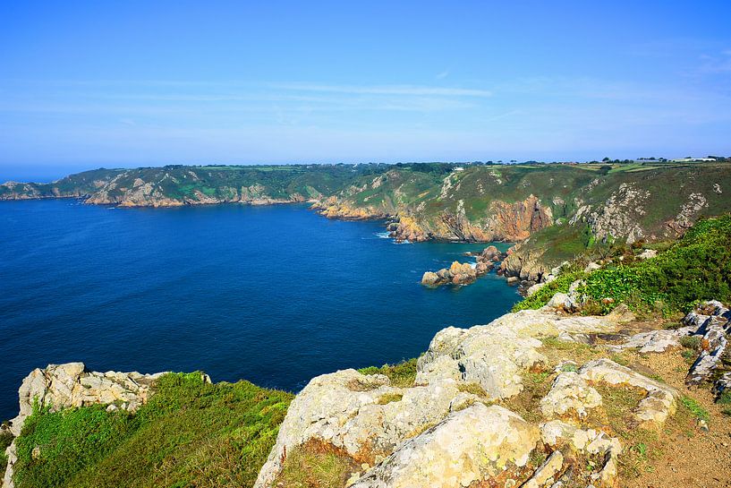 Guernsey's south coast by Gisela Scheffbuch