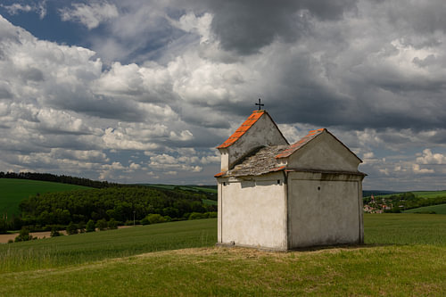 Chapelle rurale historique à Malinky, en République tchèque - Le comte solitaire