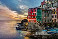 Riomaggiore at sunset - Cinque Terre van Teun Ruijters thumbnail