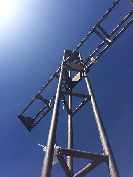 Het kruis van Jezus op een berg in Italië  von Tessel Robbertsen