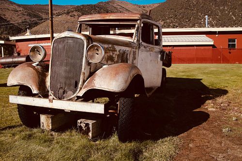 TIMELESS TRAVELER, VINTAGE CAR ON ROUTE 66 van Bo Vandersteene