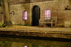 Cave à quai sur le Nieuwegracht à Utrecht  sur Donker Utrecht