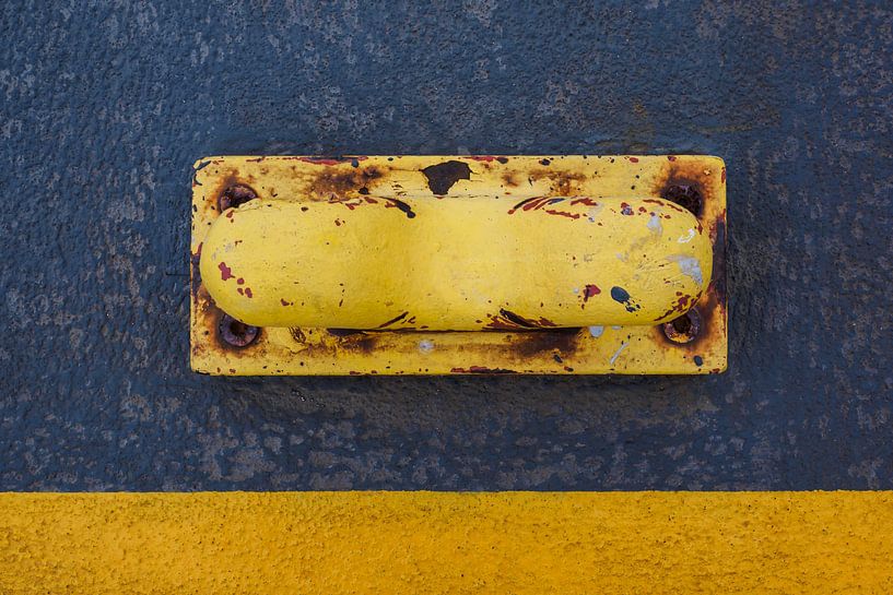 Hamburg harbour cleat bollard by Der HanseArt