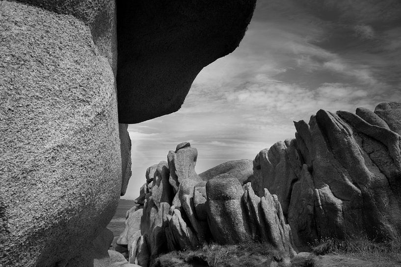 In the rocks of the Pink Coast (Brittany) by Flatfield