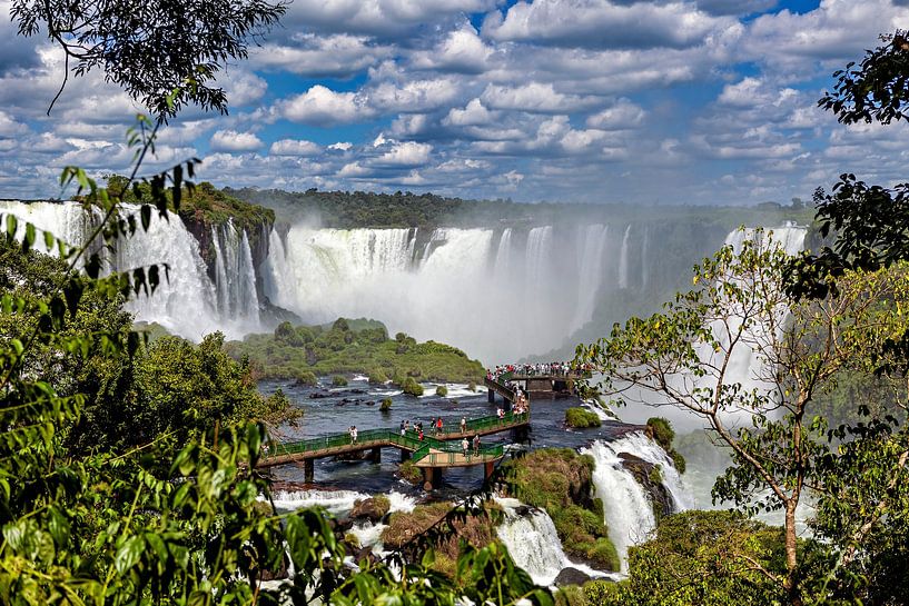 Die Iguazu Wasserfälle zwischen Argentinien und Brasilien von Roland Brack