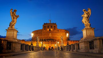 Rome, Engelenbrug en -burcht tijdens het blauwe uur van Robert-Jan van Lotringen