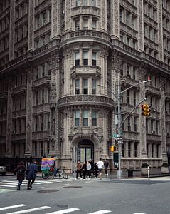 Facades of New York City: the Petrossian