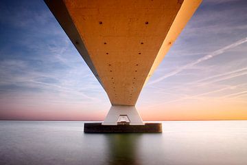 Zeeland-Brücke Symmetrie von Mark Leeman