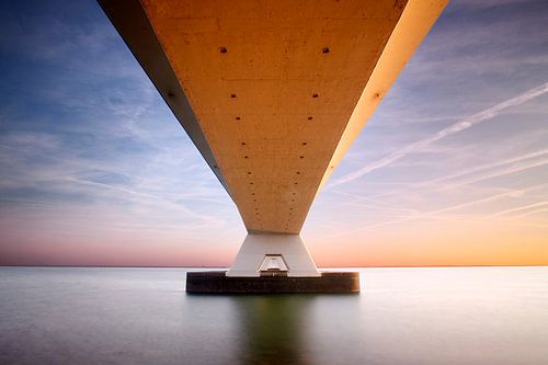 Symétrie du pont de Zeeland sur Mark Leeman