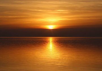 Dramatic Sunset, Waddenzee, Nederland van Nelemonsi Photo Art