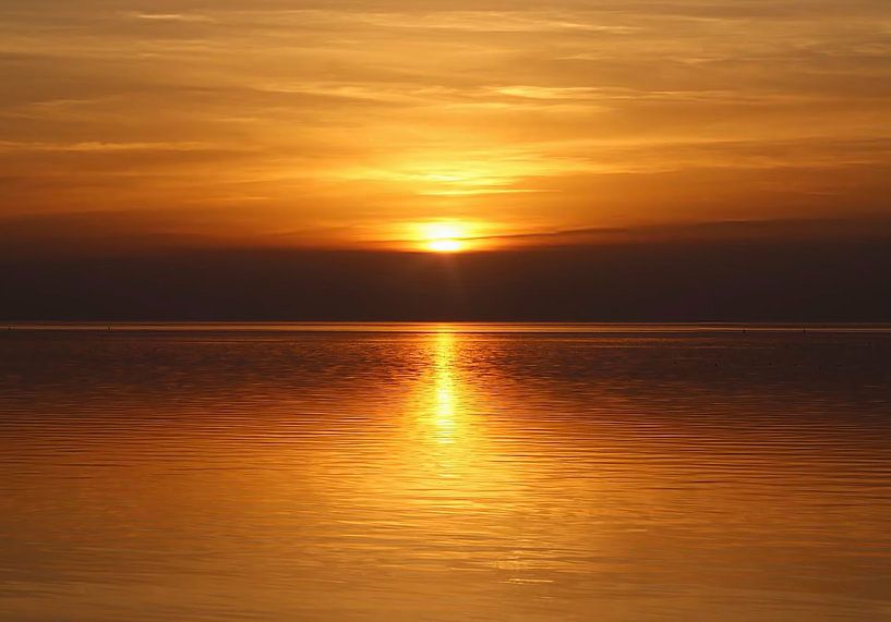 Dramatic Sunset, Waddenzee, Nederland van Nelemonsi Photo Art