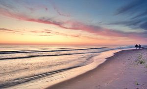 Plage de la mer du Nord à Texel au coucher du soleil