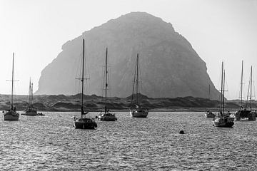 Morro Rock Majesty - Een monochroom van Joseph S Giacalone Photography