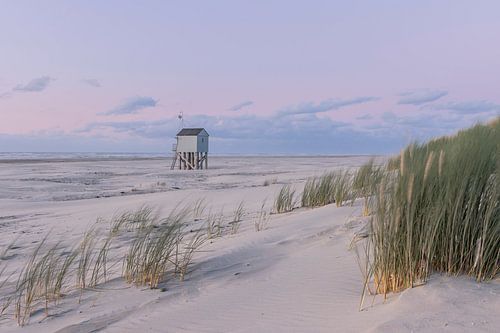 Drenkelingenhuisje Terschelling vanuit de duinen