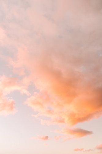 nuages roses en barbe à papa dans les îles Canaries sur Elke Wendrickx
