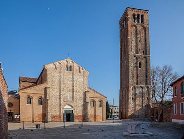 Basiliek van Sint Maria en Sint  Donatus op Murano, Venetie, Italie van Joost Adriaanse