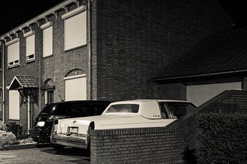 Straatfoto met Cadillac