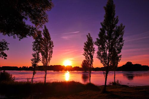 Colourful sunset at the IJssel 2