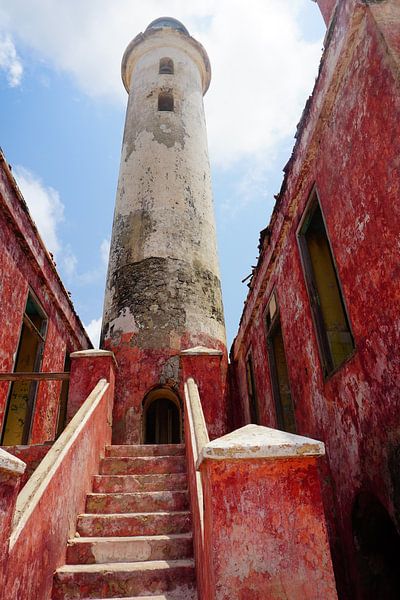 Oude vuurtoren op Klein Curacao by S.J.M. Vissers