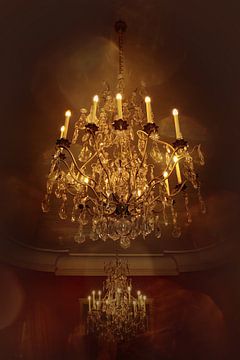Chandelier light in your Home. van Alie Ekkelenkamp