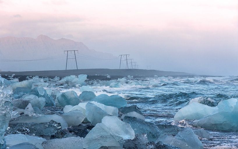 The beach of ice by Nathan Marcusse