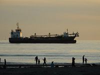 Schip bij strand