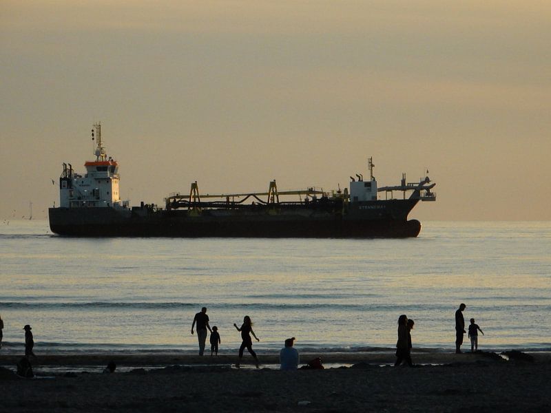 Ship near beach by Joke te Grotenhuis
