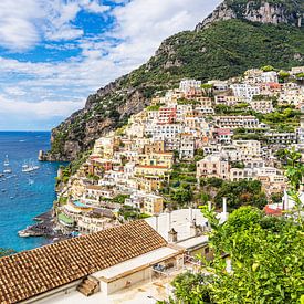 Uitzicht op Positano aan de Amalfikust in Italië van Rico Ködder