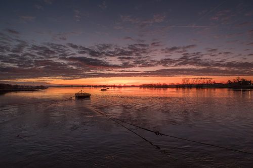 Gierpont bij pont op de Nederrijn bij Eck en Wiel