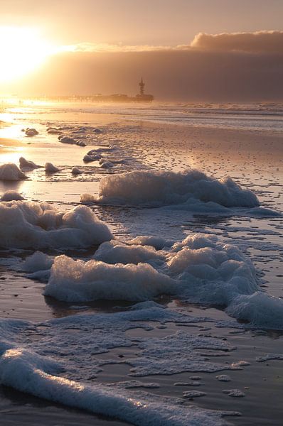 Scheveningen bei Sonnenaufgang - 2 von Damien Franscoise